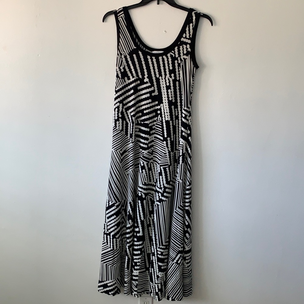 Calvin Klein Black & White Pattern Sleeveless Maxi Dress